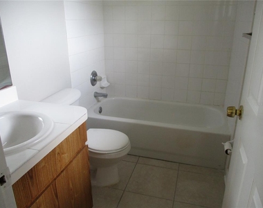 3422 N Whittier Street - Photo Thumbnail 7