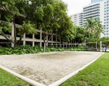 800 N Miami Ave - Photo Thumbnail 13