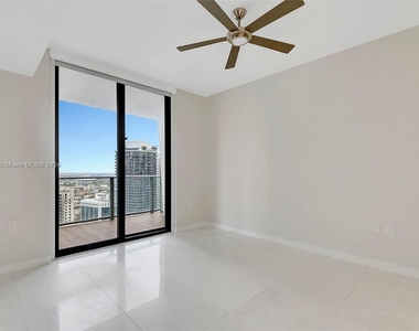 1010 Brickell Ave - Photo Thumbnail 14