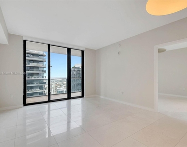 1010 Brickell Ave - Photo Thumbnail 6