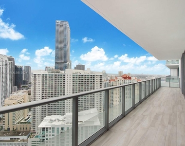 1300 Brickell Bay Dr - Photo Thumbnail 11