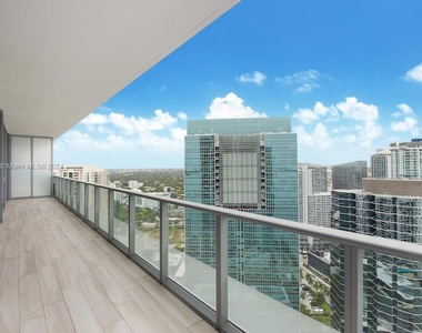 1300 Brickell Bay Dr - Photo Thumbnail 10