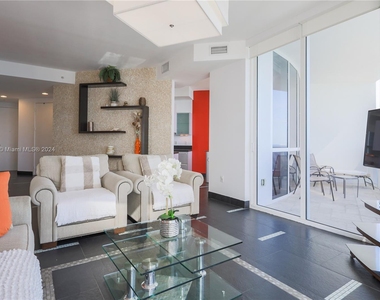 18201 Collins Ave - Photo Thumbnail 6