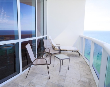 18201 Collins Ave - Photo Thumbnail 10