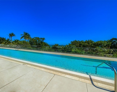 2301 Collins Ave - Photo Thumbnail 24