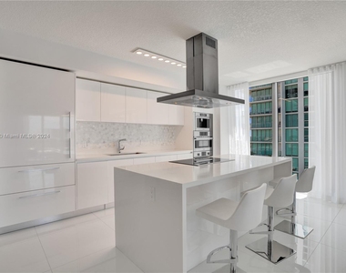 330 Sunny Isles Blvd - Photo Thumbnail 7