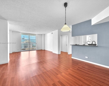 701 Brickell Key Blvd - Photo Thumbnail 1