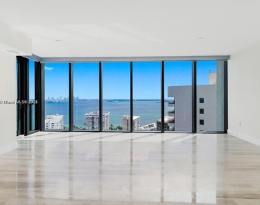 1451 Brickell Ave - Photo Thumbnail 3