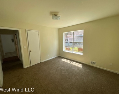 709-713 8th Ave W West Wind Llc - Photo Thumbnail 2