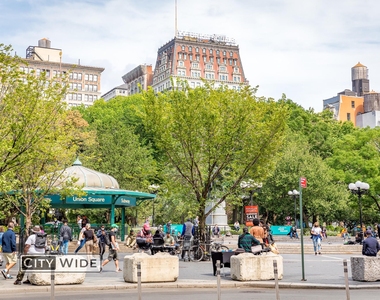 11th Street & Broadway - Photo Thumbnail 9