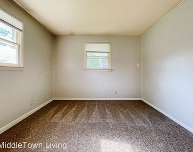 4701 W Garver Drive - Photo Thumbnail 15