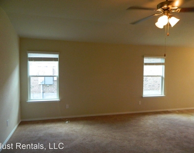 9517 Glynhill Ct - Photo Thumbnail 3