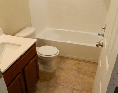 9517 Glynhill Ct - Photo Thumbnail 12