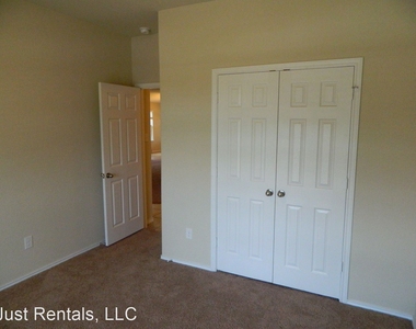 9517 Glynhill Ct - Photo Thumbnail 24