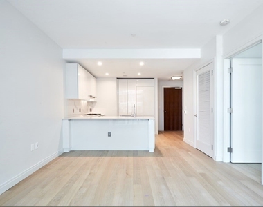 133 Seaport Blvd - Photo Thumbnail 8