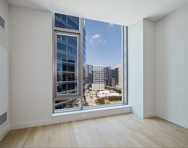 133 Seaport Blvd - Photo Thumbnail 7