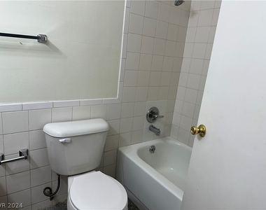 6841 Arroyo Avenue - Photo Thumbnail 12