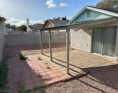 6841 Arroyo Avenue - Photo Thumbnail 15