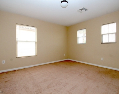 6221 Prospect Niche - Photo Thumbnail 28