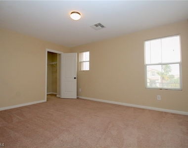 6221 Prospect Niche - Photo Thumbnail 20