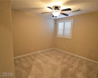 3049 Camino Sereno Avenue - Photo Thumbnail 13