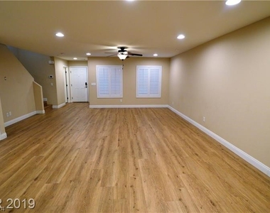 3049 Camino Sereno Avenue - Photo Thumbnail 2