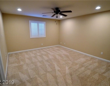 3049 Camino Sereno Avenue - Photo Thumbnail 11