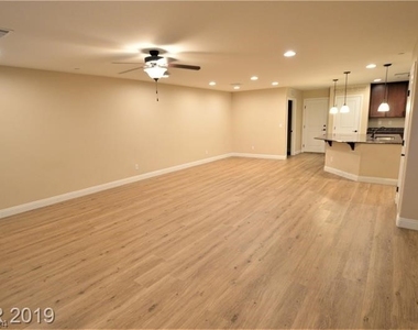 3049 Camino Sereno Avenue - Photo Thumbnail 5