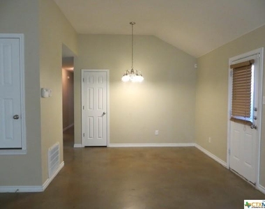 4107 Cambridge Drive - Photo Thumbnail 2