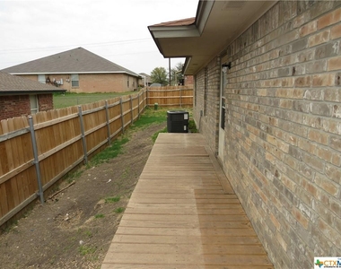 2609 Lucille Drive - Photo Thumbnail 17