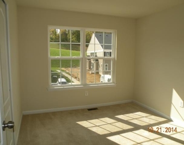 5949 Valley Forge Drive - Photo Thumbnail 14