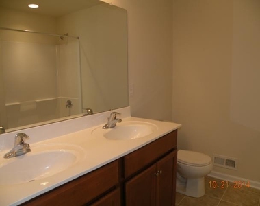 5949 Valley Forge Drive - Photo Thumbnail 10