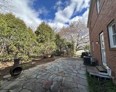 210 Highland Avenue - Photo Thumbnail 27