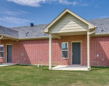 10809 West Cleburne Road - Photo Thumbnail 11