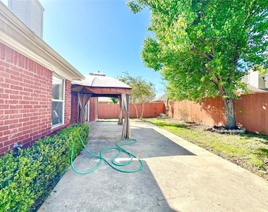 8637 Corral Circle - Photo Thumbnail 17