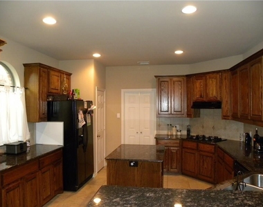 2609 Vista Oaks Drive - Photo Thumbnail 2