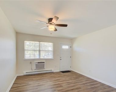 1302 Linden Avenue - Photo Thumbnail 2