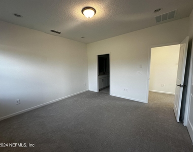 545 Brandon Lakes Drive - Photo Thumbnail 19