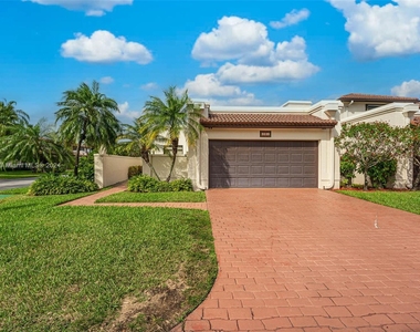 9339 Nw 50th Doral Cir - Photo Thumbnail 4