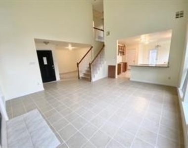 3149 Riverside Drive - Photo Thumbnail 4