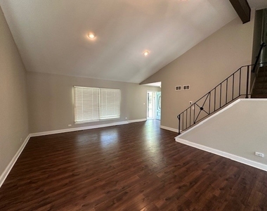 1440 Briarwood Drive - Photo Thumbnail 2