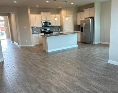 2320 Sun Star Drive - Photo Thumbnail 9