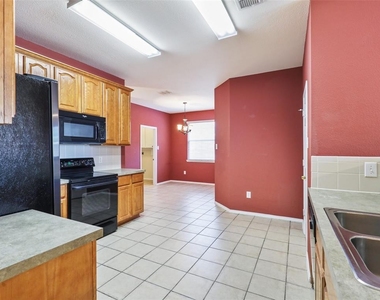 2908 Scott Place - Photo Thumbnail 6