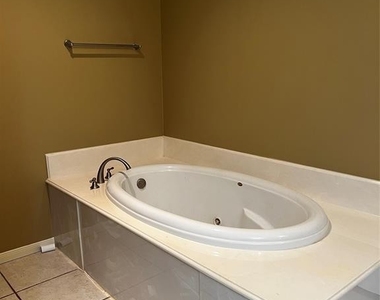 713 N Avalon Court - Photo Thumbnail 11