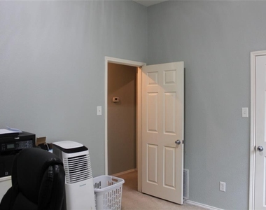 1128 Golden Eagle Court - Photo Thumbnail 23