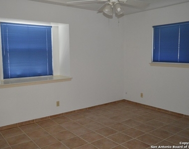 9106 Windview Dr - Photo Thumbnail 27