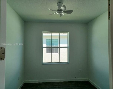 5859 Shining Sea Ct - Photo Thumbnail 10