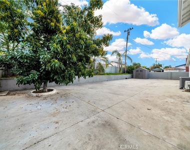 471 N Seranado Street - Photo Thumbnail 33