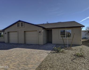 3027 N Corrine Drive - Photo Thumbnail 0