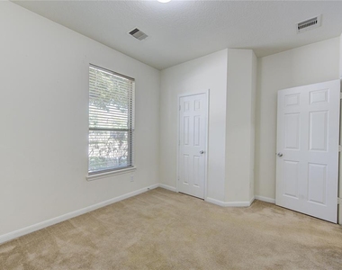 2906 Southworth Lane - Photo Thumbnail 4